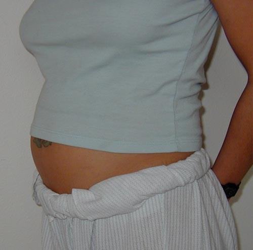Melissa's tummy 22 April 2002